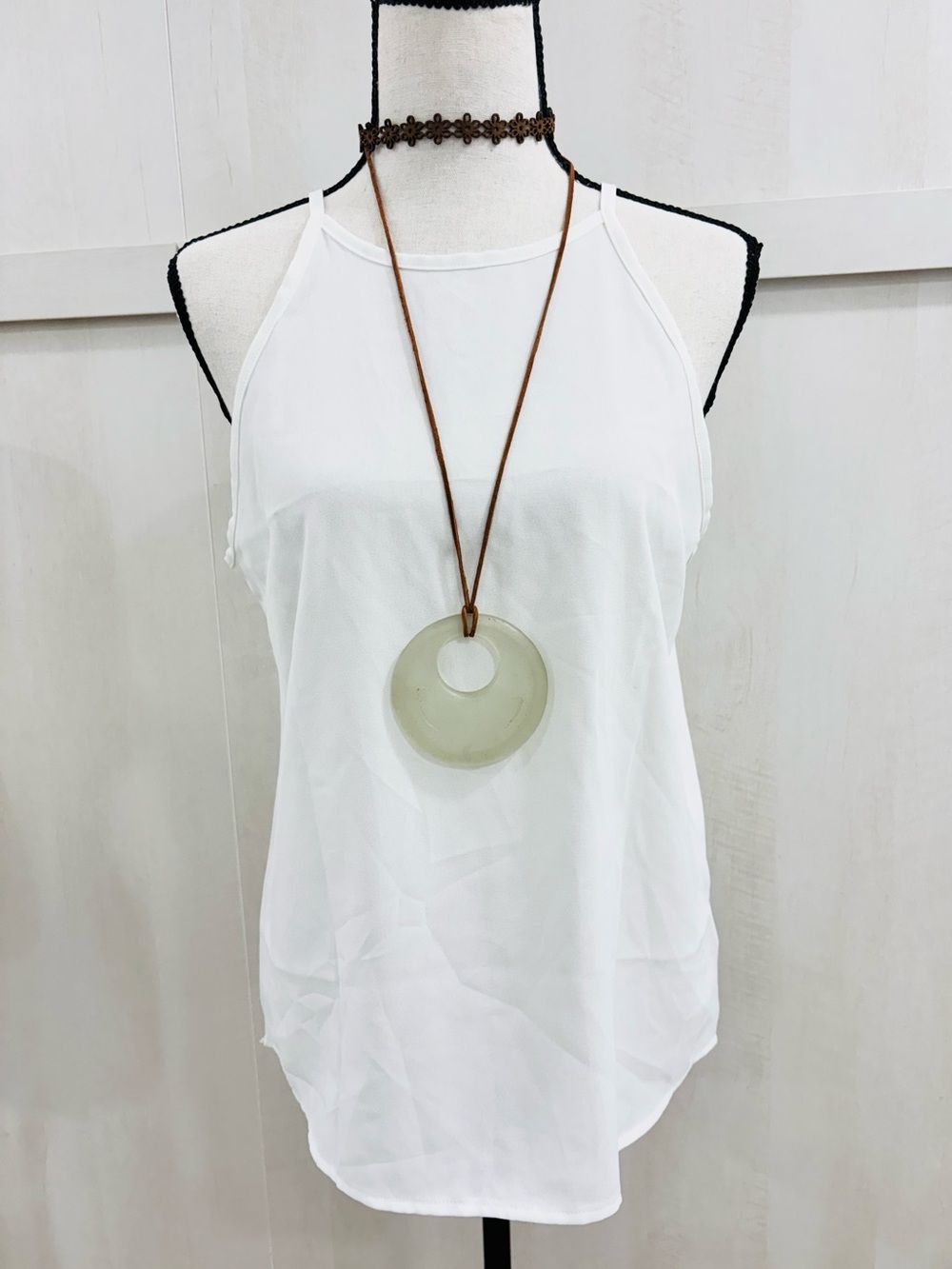 High Neck White Tank Top Blouse EUC Womens Size Medium